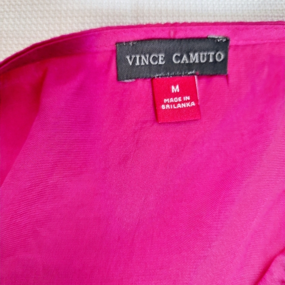 NWT Vince Camuto brand "The  Berry Shiney" V-neck pullover blouse size medium. - Picture 8 of 10